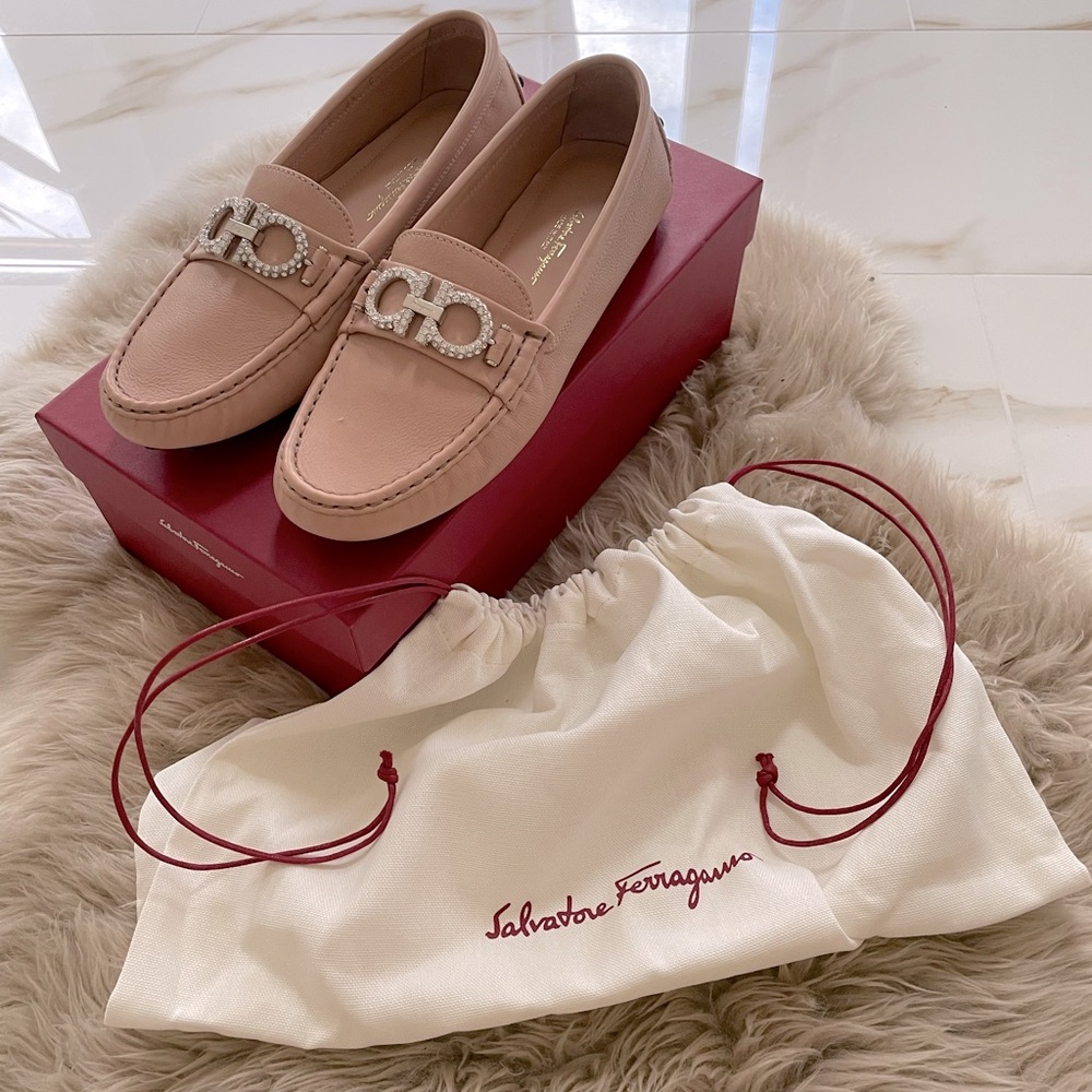 Salvatore Ferragamo Rhinestone Leather Driving Loafers Moccasins Amaretti Blush